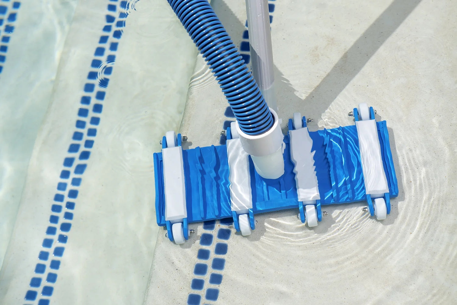 Essential Collection Gunite Flexible Swimming Pool Vacuum Cleaner